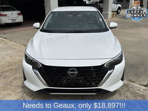 Used 2025 Nissan Sentra SV FWD image 3