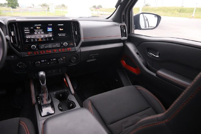 Certified 2025 Nissan Frontier PRO-4X w/ Pro Convenience Package AWD/4WD image 28