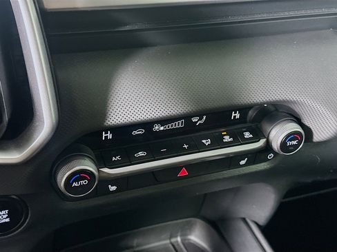 Used 2025 MAZDA CX-50 AWD 2.5 S w/ Premium Package image 23