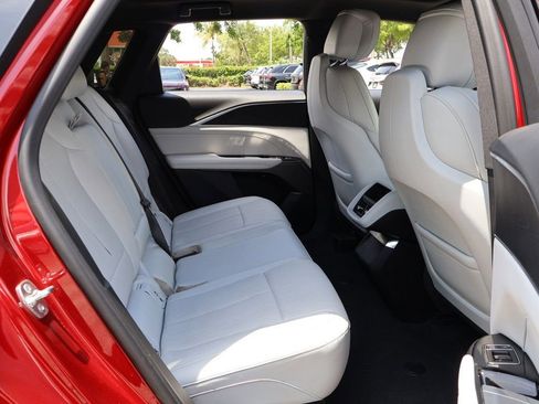 Used 2024 Cadillac Lyriq Sport RWD image 38