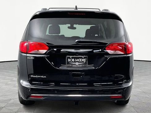 Used 2020 Chrysler Pacifica Touring-L Plus image 5