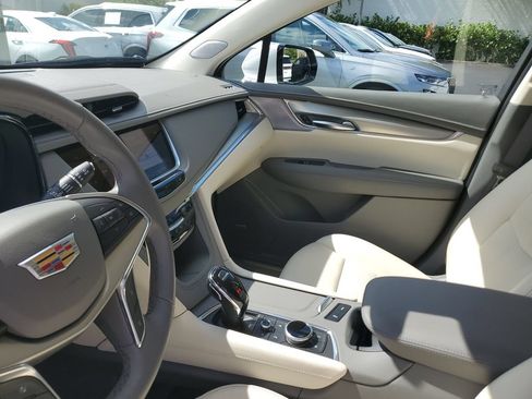 Certified 2023 Cadillac XT5 Premium Luxury w/ LPO, Premium Carpet Package FWD image 23