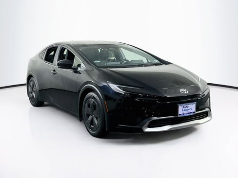 Used 2024 Toyota Prius Prime FWD image 3