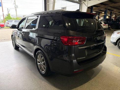 Used 2020 Kia Sedona EX FWD image 4