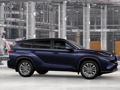 New 2026 Toyota Highlander Platinum image 13