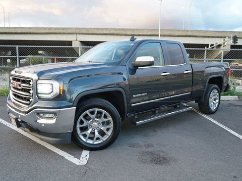 Used 2018 GMC Sierra 1500 SLT w/ SLT Preferred Package image 3