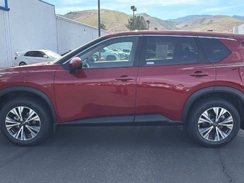 Used 2023 Nissan Rogue SV AWD/4WD image 6