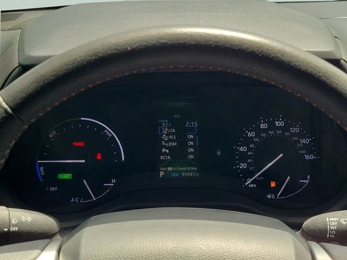 Used 2021 Toyota Sienna XSE FWD image 23