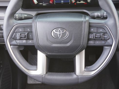 Used 2025 Toyota 4Runner Limited AWD/4WD image 31