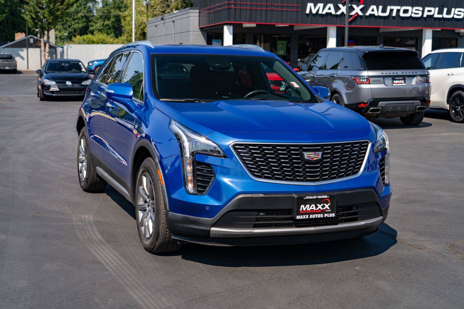 Used 2022 Cadillac XT4 Premium Luxury w/ Safety Alert Package AWD/4WD image 2