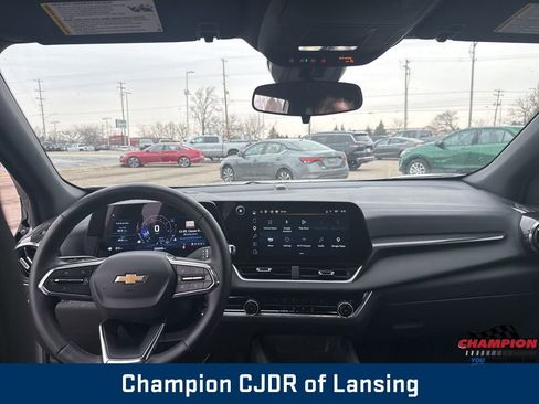 Used 2025 Chevrolet Equinox LT image 22