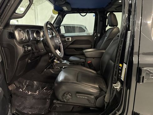 Used 2021 Jeep Wrangler Unlimited Sahara w/ Uconnect 4C Nav & Sound Group AWD/4WD image 15