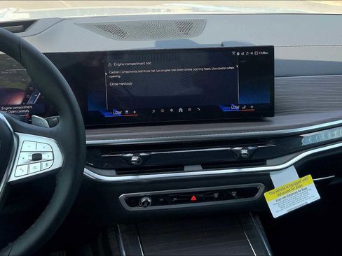 Used 2026 BMW X7 xDrive40i w/ Premium Package image 6