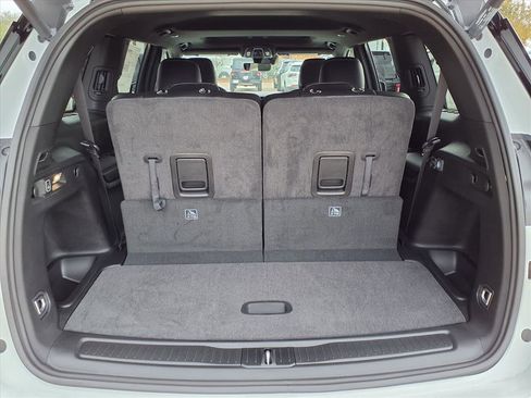 New 2025 Jeep Grand Cherokee L Altitude RWD image 15