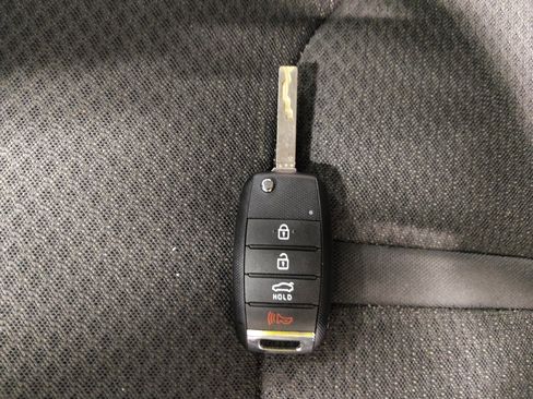 Used 2018 Kia Optima LX w/ 17" Alloy Wheels Package FWD image 32