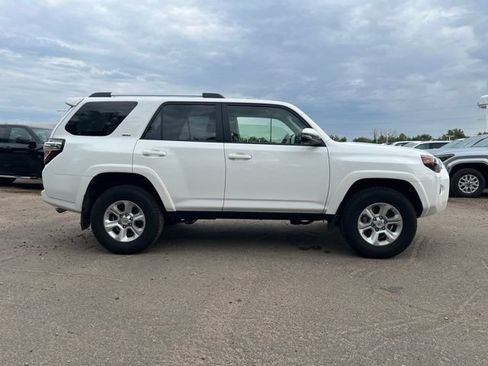 Used 2023 Toyota 4Runner SR5 Premium w/ SR5 Premium Package AWD/4WD image 7