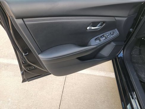 Used 2025 Nissan Sentra SV FWD image 28