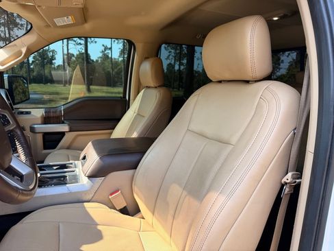 Used 2020 Ford F150 Lariat w/ Equipment Group 502A Luxury AWD/4WD image 12