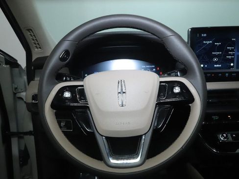 Certified 2024 Lincoln Corsair FWD image 22