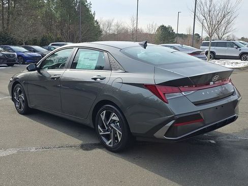 New 2026 Hyundai Elantra Limited FWD image 16