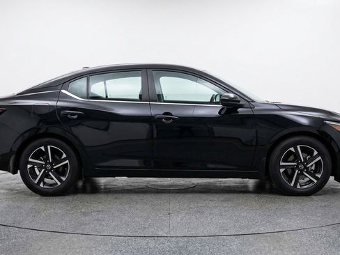 Used 2025 Nissan Sentra SV FWD image 11