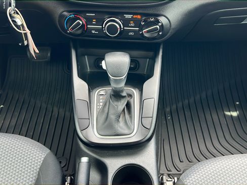 Used 2023 Kia Soul LX w/ LX Technology Package FWD image 15