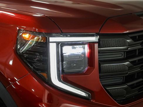 Used 2022 GMC Sierra 1500 Elevation w/ Elevation Premium Package image 8