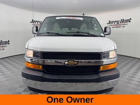 Used 2024 Chevrolet Express 3500 LT w/ LT Preferred Equipment Group RWD image 4