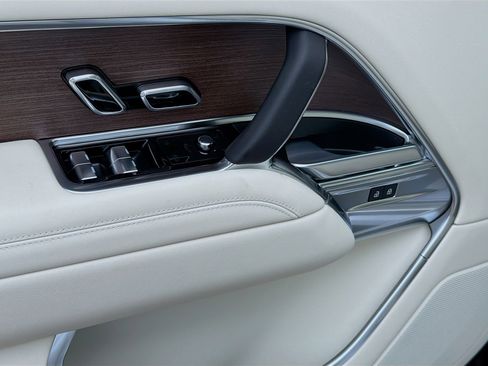New 2026 Land Rover Range Rover SE image 23