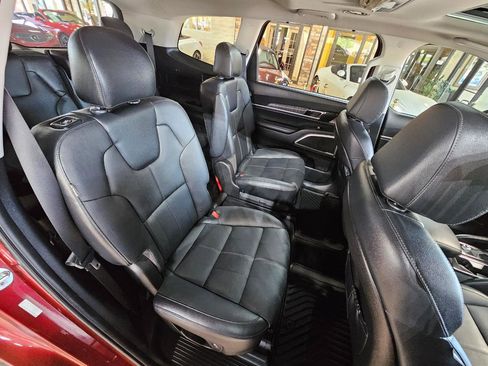 Used 2023 Kia Telluride EX w/ EX Captain's Chair Package image 16