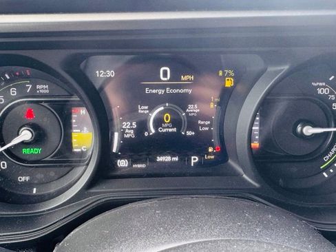 Used 2024 Jeep Wrangler Unlimited Sahara w/ Technology Group AWD/4WD image 12