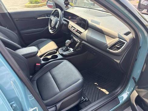 Certified 2024 Kia Seltos EX AWD/4WD image 12