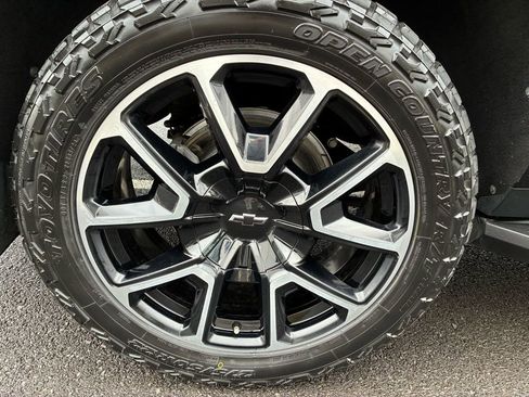 Used 2022 Chevrolet Tahoe RST image 10