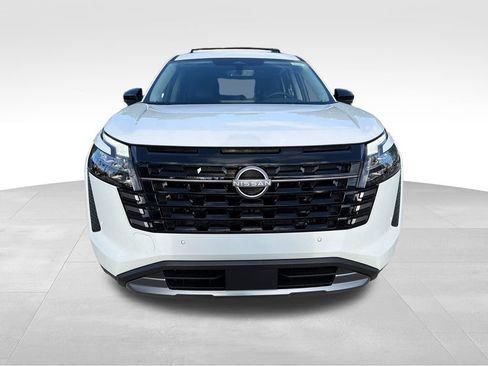 New 2026 Nissan Pathfinder SL w/ SL Premium Package FWD image 2