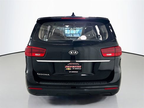 Used 2020 Kia Sedona L image 7
