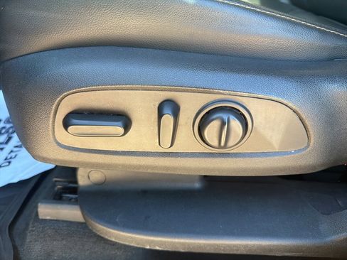 Used 2021 Chevrolet Traverse Premier image 11