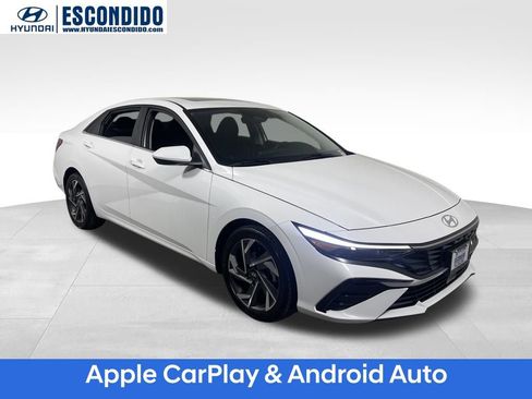 Used 2025 Hyundai Elantra SEL image 7