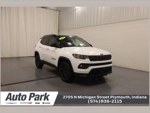 Certified 2023 Jeep Compass Latitude w/ Sun and Sound Group AWD/4WD image 1