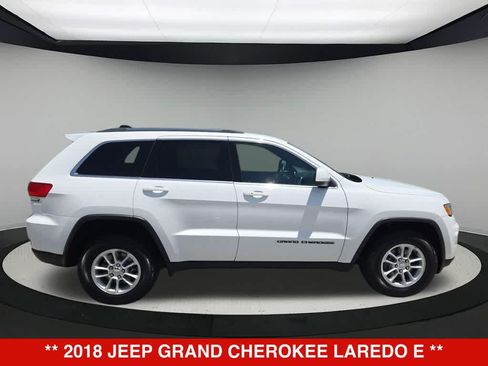 Used 2018 Jeep Grand Cherokee Laredo AWD/4WD image 7