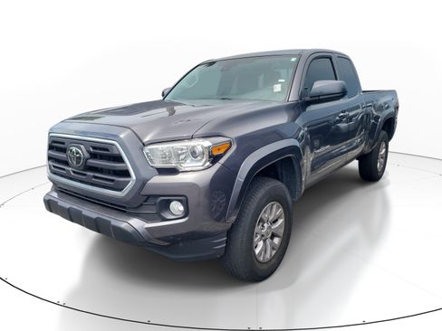 Used 2019 Toyota Tacoma SR5 RWD image 3