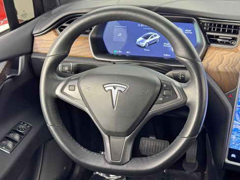 Used 2020 Tesla Model X Long Range image 19