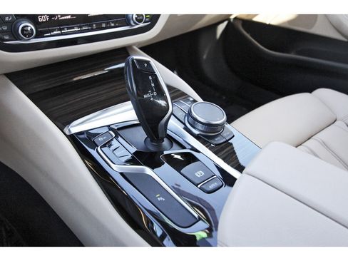 Used 2020 BMW 530i w/ Convenience Package image 29