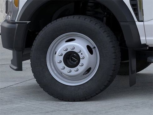 New 2026 Ford F550 4x4 Regular Cab Super Duty image 19