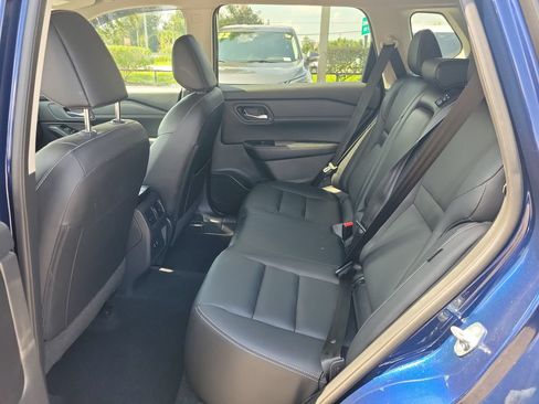 Certified 2024 Nissan Rogue SL FWD image 11