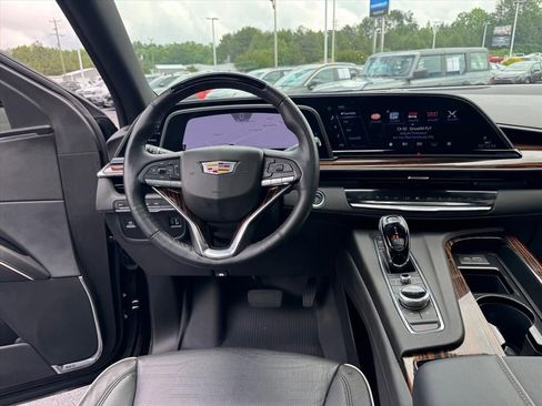 Used 2024 Cadillac Escalade Premium Luxury w/ LPO, Floor Liner Package AWD/4WD image 17