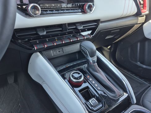 Used 2024 GMC Canyon AT4X image 12