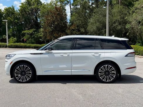 Used 2023 Lincoln Aviator Black Label w/ Class IV Trailer Tow Package AWD/4WD image 2