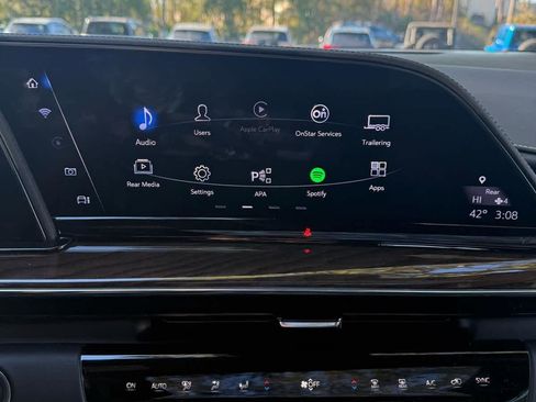 Used 2024 Cadillac Escalade Premium Luxury Platinum image 23