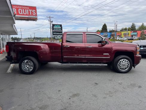 Used 2016 Chevrolet Silverado 3500 High Country w/ High Country Premium Package AWD/4WD image 9