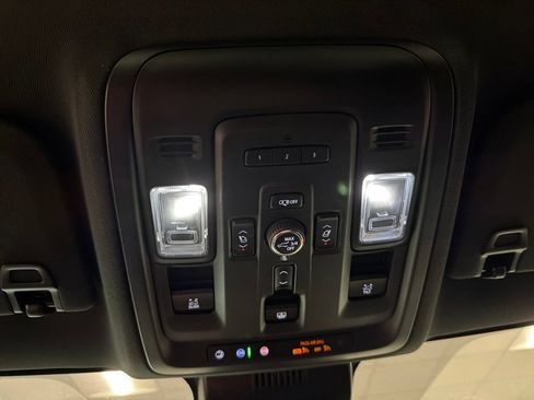 Used 2023 Chevrolet Tahoe Premier RWD image 19